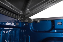 Cargar imagen en el visor de la galería, UnderCover 10-14 Ford F-150 5.5ft Lux Bed Cover - Ingot Silver