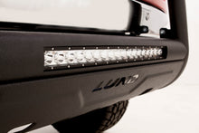 Laden Sie das Bild in den Galerie-Viewer, Lund 07-17 Chevy Silverado 1500 Bull Bar w/Light &amp; Wiring - Black