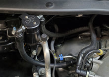 Carica l&#39;immagine nel visualizzatore di Gallery, J&amp;L 13-17 Ford Explorer Sport EcoBoost V6 Passenger Side Oil Separator 3.0 - Black Anodized