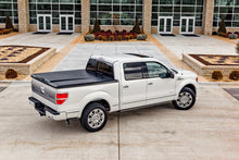 Cargar imagen en el visor de la galería, UnderCover 15-20 Ford F-150 5.5ft Elite Bed Cover - Black Textured