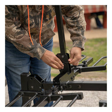 Carica l&#39;immagine nel visualizzatore di Gallery, Curt Tray-Style Hitch-Mounted Bike Rack (4 Bikes 2in Shank)