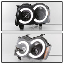 गैलरी व्यूवर में इमेज लोड करें, Spyder 05-07 Jeep Grand Cherokee - Light Bar Projector Headlights - Black - PRO-YD-JGC05V2-LB-BK