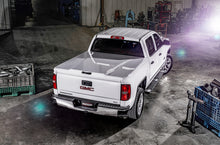 Cargar imagen en el visor de la galería, UnderCover 14-18 GMC Sierra 1500 (19 Limited) 6.5ft Elite LX Bed Cover - Black