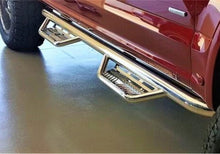 Carica l&#39;immagine nel visualizzatore di Gallery, N-Fab Podium SS 2019 Chevy/GMC 1500 Crew Cab - Cab Length - Polished Stainless - 3in