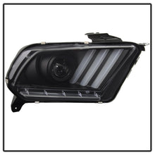 Carica l&#39;immagine nel visualizzatore di Gallery, Spyder 10-13 Ford Mustang - Halogen - Projector Headlights - LED Signals -Black (PRO-YD-FM2010V2-BK)
