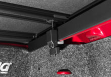 Laden Sie das Bild in den Galerie-Viewer, Extang 19-20 Chevy/GMC Silverado/Sierra 1500 (8 ft) Trifecta 2.0