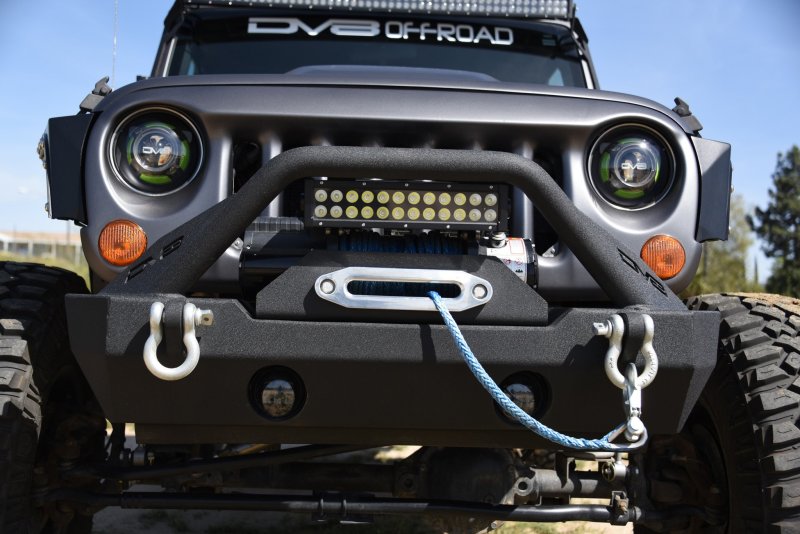 DV8 Offroad 07-18 Jeep Wrangler JK/JL FS-15 Steel Stubby Front Bumper w/ Fog Lights