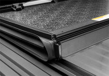 Cargar imagen en el visor de la galería, UnderCover 19-20 Ram 1500 (w/ Rambox) 5.7ft Armor Flex Bed Cover