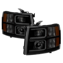 Carica l&#39;immagine nel visualizzatore di Gallery, Xtune Chevy Silverado 1500/2500 07-13 Halo Projector Headlights Black Smoked PRO-JH-CS07-LED-BSM