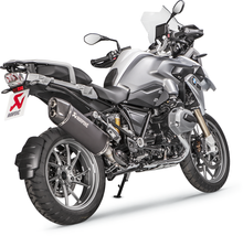 Carica l&#39;immagine nel visualizzatore di Gallery, AKRAPOVIC Titanium Muffler - Black S-B12SO16-HAABL