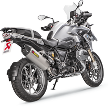 Carica l&#39;immagine nel visualizzatore di Gallery, AKRAPOVIC Titanium Muffler S-B12SO16-HAAT