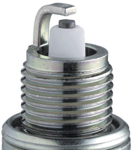 Laden Sie das Bild in den Galerie-Viewer, NGK Standard Spark Plug Box of 4 (BP7HS-10)