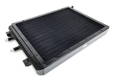 Laden Sie das Bild in den Galerie-Viewer, CSF 2014+ BMW M3/M4 (F8X) Front Mount Heat Exchanger w/Rock Guard - Black