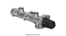 गैलरी व्यूवर में इमेज लोड करें, Wilwood Tandem Remote Master Cylinder - 1 1/8in Bore Ball Burnished