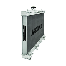 Laden Sie das Bild in den Galerie-Viewer, Mishimoto 00-04 Subaru Legacy Aluminum Radiator