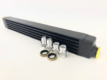 Carica l&#39;immagine nel visualizzatore di Gallery, CSF 82-94 BMW 3 Series (E30) High Performance Oil Cooler w/-10AN Male &amp; OEM Fittings