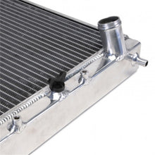 Laden Sie das Bild in den Galerie-Viewer, Skunk2 Alpha Series 94-01 Acura Integra Radiator (Full Size) (Dual Core) (Manual Trans.)