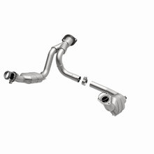 Laden Sie das Bild in den Galerie-Viewer, MagnaFlow Conv DF 07-08 Escalade 6.2 Driver Side OEM