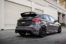 Charger l&#39;image dans la galerie, Seibon 15-16 Ford Focus Hatchback Carbon Fiber Trunk Lid