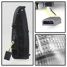 Charger l&#39;image dans la galerie, xTune Ford Superduty F250-F650 03-07 Amber LED Mirror Signal Lens - Clear ACC-LED-FDSD99-MR-C