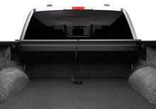 Charger l'image dans la galerie, Roll-N-Lock 2021 Ford F-150 67.1in A-Series Retractable Tonneau Cover