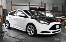 Charger l&#39;image dans la galerie, Seibon 12-13 Ford Focus RS-Style Carbon Fiber Hood