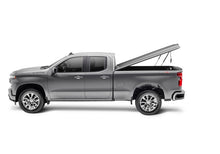 Charger l&#39;image dans la galerie, UnderCover 19-20 Chevy Silverado 1500 5.8ft Elite LX Bed Cover - Abalone White