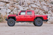 Carica l&#39;immagine nel visualizzatore di Gallery, Fabtech 2020 Jeep Gladiator JT 4WD 5in Crawler System w/Stealth Shocks