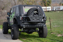 Charger l&#39;image dans la galerie, DV8 Offroad 07-18 Jeep Wrangler Body Mounted Tire Carrier
