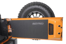 Carica l&#39;immagine nel visualizzatore di Gallery, BedRug 07-10 Jeep JK Unlimited 4Dr Rear 5pc BedTred Cargo Kit (Incl Tailgate &amp; Tub Liner)