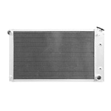 Carica l&#39;immagine nel visualizzatore di Gallery, Mishimoto 1968 Chevrolet Chevelle Manual X-LINE (Thicker Core) Aluminum Radiator