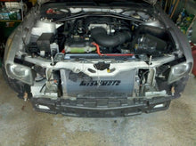 Laden Sie das Bild in den Galerie-Viewer, Mishimoto 05+ Ford Mustang Manual Aluminum Radiator
