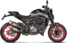 Carica l&#39;immagine nel visualizzatore di Gallery, AKRAPOVIC Slip-On Line Muffler - Titanium S-D9SO17-HCQT