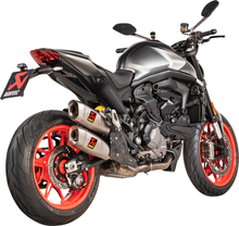Cargar imagen en el visor de la galería, AKRAPOVIC Heat Shield - Carbon Fiber P-HSD9SO3