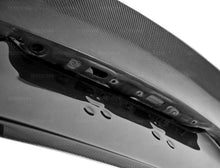 Carica l&#39;immagine nel visualizzatore di Gallery, Seibon 14 Lexus IS250/350 C-Style Carbon Fiber Trunk Lid