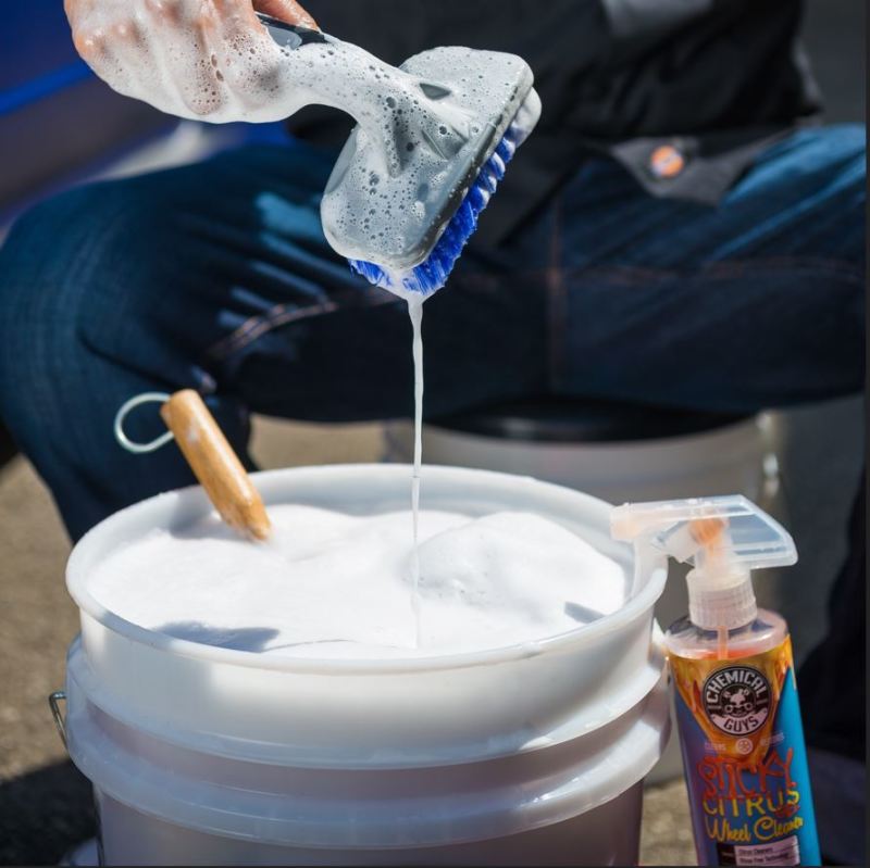 Chemical Guys Curved Tire Brush (P12)