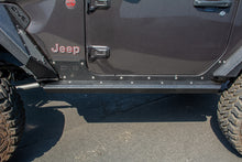 Cargar imagen en el visor de la galería, DV8 Offroad 2018+ Jeep Gladiator Frame Mounted Sliders