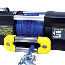 Laden Sie das Bild in den Galerie-Viewer, Superwinch 5500 LBS 12 VDC 1/4in x 60ft Synthetic Rope S5500 Winch