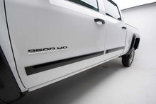 Charger l'image dans la galerie, EGR Crew Cab Front 41.5in Rear 38in Rugged Style Body Side Moldings (951674)