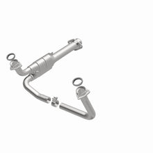 Carica l&#39;immagine nel visualizzatore di Gallery, MagnaFlow Conv Direct Fit 94-95 Chevrolet C1500 4.3L/5.0L/5.7L