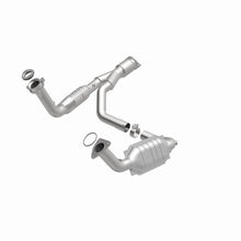 Laden Sie das Bild in den Galerie-Viewer, MagnaFlow Conv DF 06-09 TB/Envoy 5.3/6.0 OEM