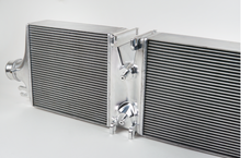 गैलरी व्यूवर में इमेज लोड करें, CSF 2020+ Porsche 992 Turbo/S High Performance Intercooler System (OEM PN 992.145.805.G)