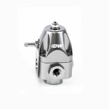 गैलरी व्यूवर में इमेज लोड करें, DeatschWerks DWR1000c Adjustable Fuel Pressure Regulator Dual 6AN Inlet and 6AN Outlet - Titanium