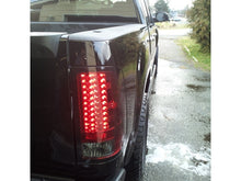 Carica l&#39;immagine nel visualizzatore di Gallery, Spyder GMC Sierra 07-13 (Not 3500 Dually 4 Rear Wheels)LED Tail Lights Red Clear ALT-YD-GS07-LED-RC