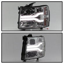 Carica l&#39;immagine nel visualizzatore di Gallery, Spyder Chevy Silverado 1500 07-13 Version 3 Projector Headlights - Smoke PRO-YD-CS07V3-LBDRL-SM