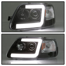 Laden Sie das Bild in den Galerie-Viewer, Spyder 97-03 Ford F-150 (After 6/1997) Light Bar Projector Headlights - Blk (PRO-YD-FF15097V2-LB-BK)