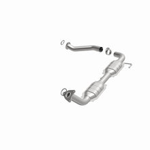 Laden Sie das Bild in den Galerie-Viewer, MagnaFlow Conv DF 07-08 Tundra 5.7L Driver Side OEM