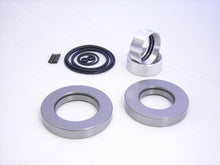 गैलरी व्यूवर में इमेज लोड करें, McLeod Slip On Bearing Repair Kit 2Nd Generation - 6 ORings &amp; Roll Pins