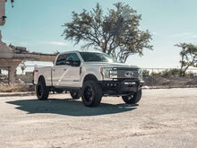 Carica l'immagine nel visualizzatore di Gallery, Road Armor 17-20 Ford F-250 SPARTAN Front Bumper Bolt-On Pre-Runner Guard - Tex Blk