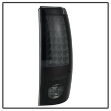 Laden Sie das Bild in den Galerie-Viewer, Spyder Chevy Silverado 1500 03-06 (Not Fit Stepside)LED Tail Lights Blk Smke ALT-YD-CS03-LED-BSM